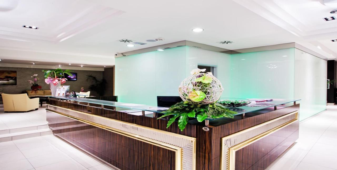 Terminal Palace & Spa Римини Экстерьер фото