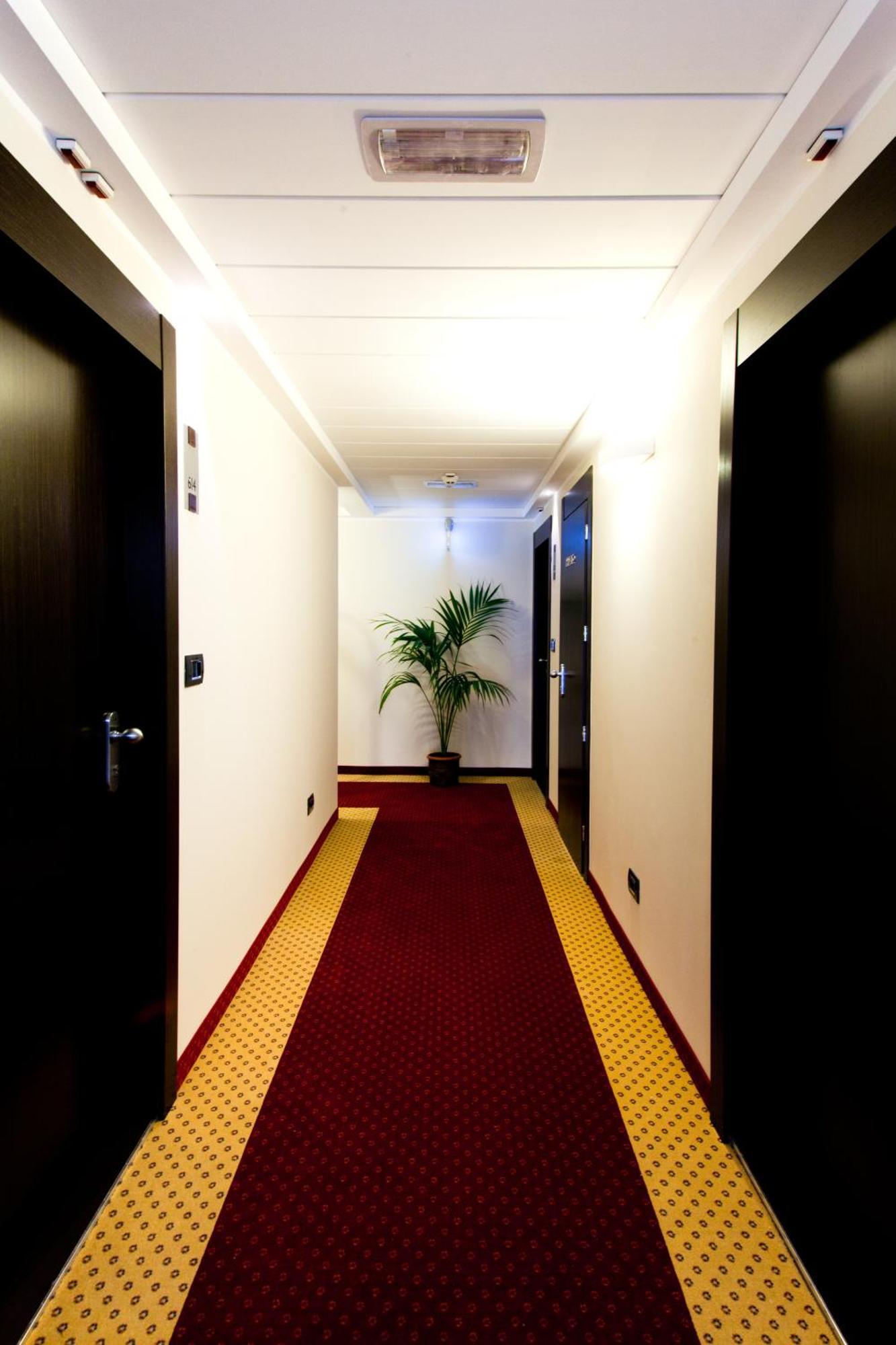 Terminal Palace & Spa Римини Экстерьер фото