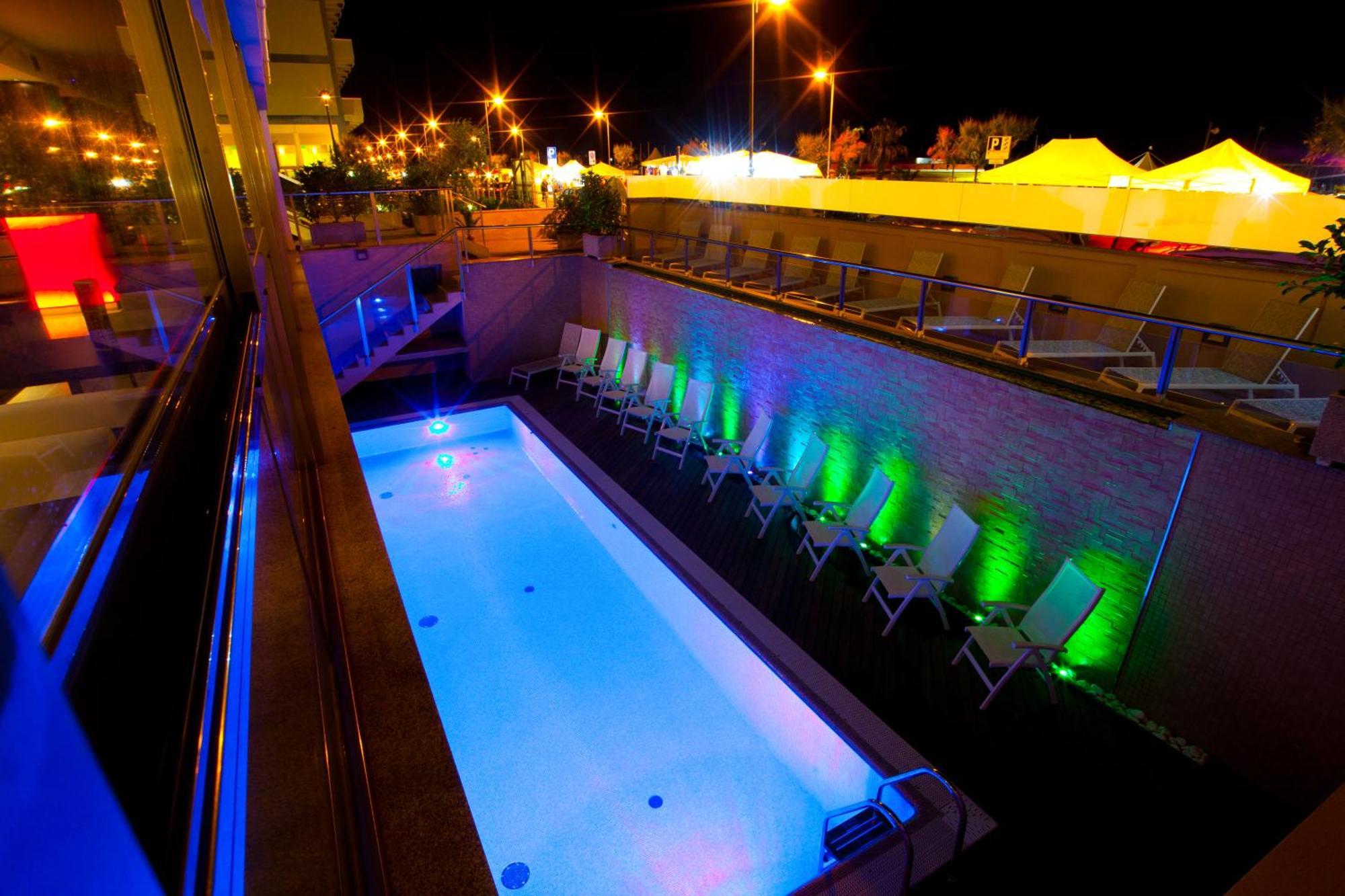 Terminal Palace & Spa Римини Экстерьер фото