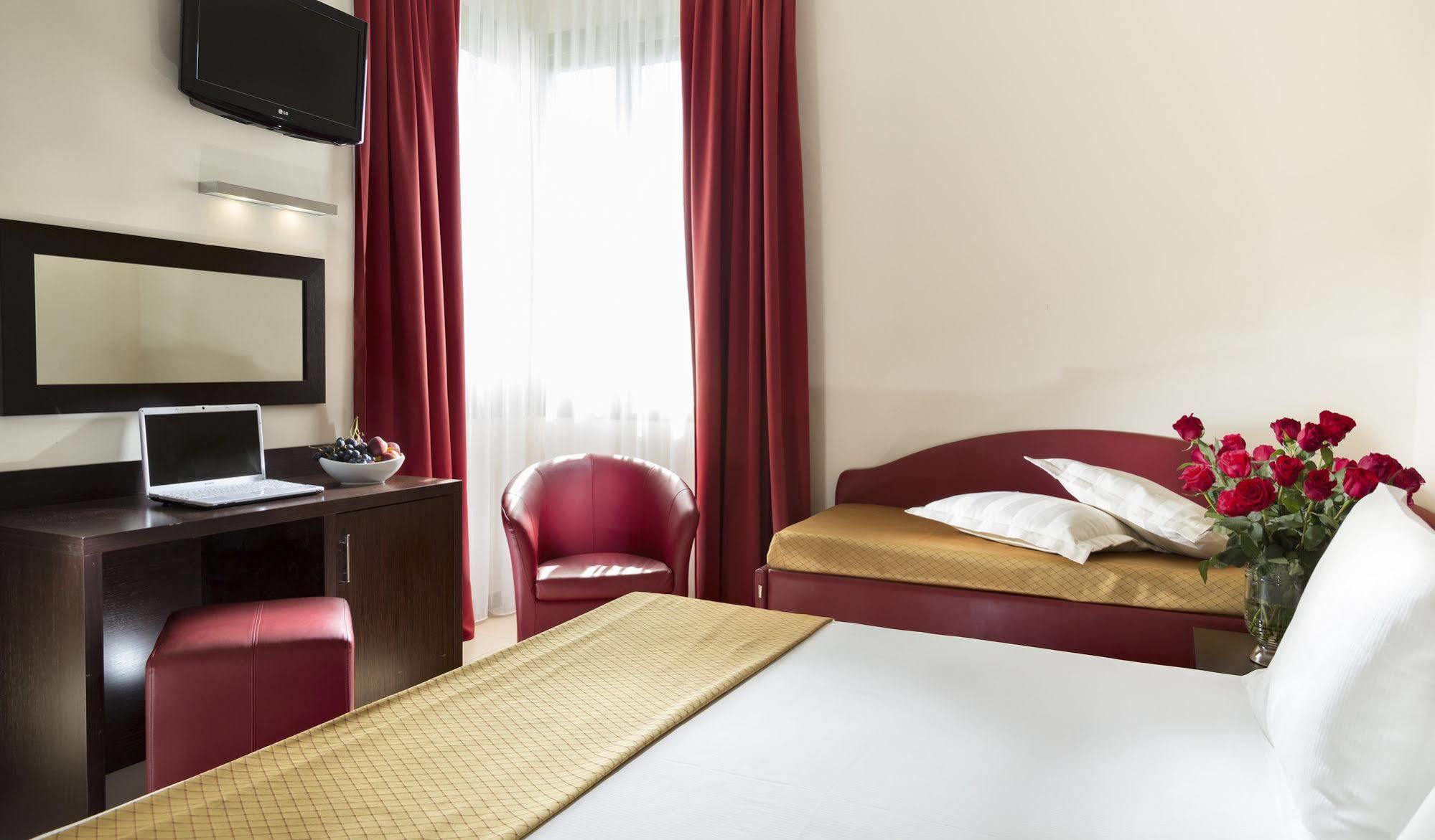 Terminal Palace & Spa Римини Экстерьер фото